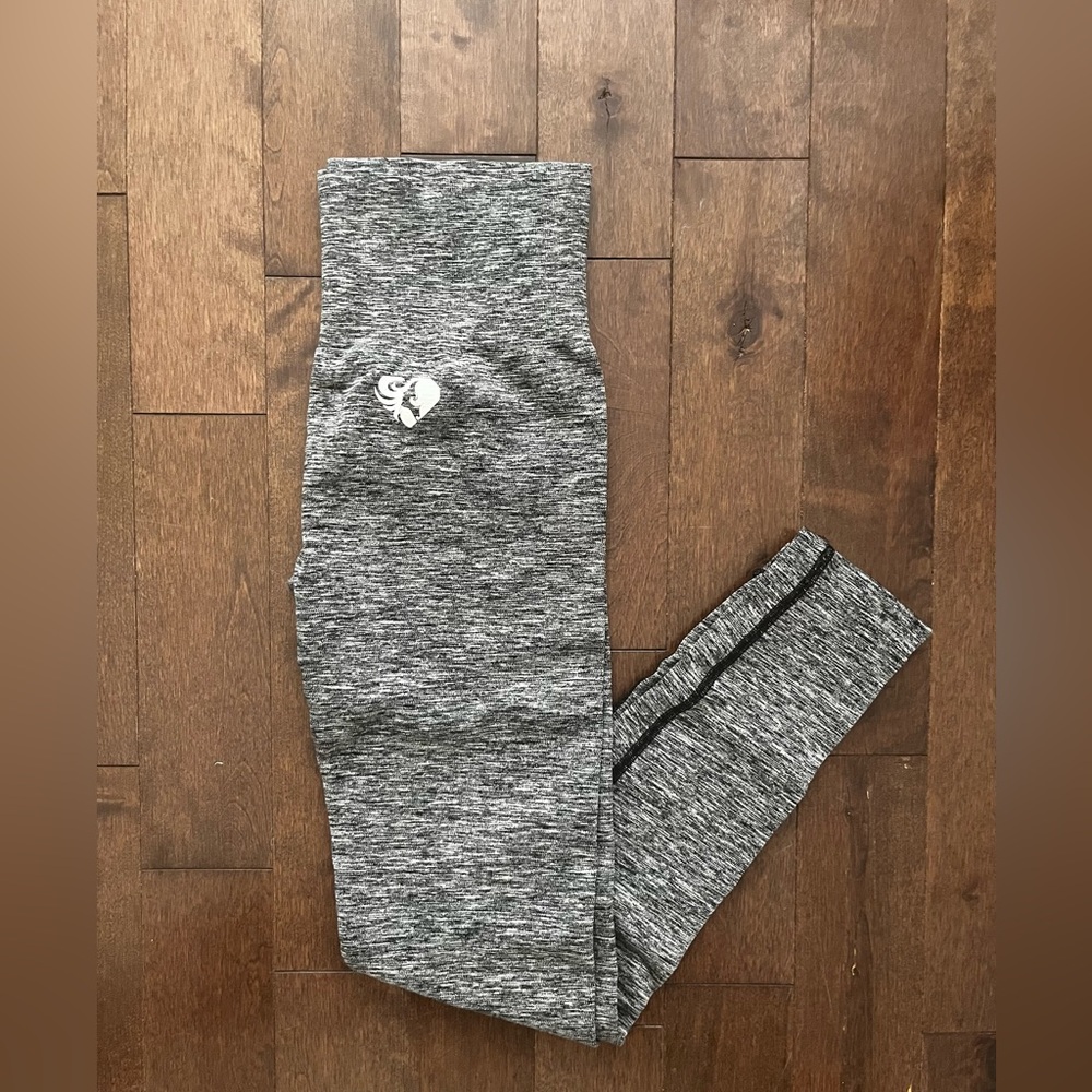Women’s Best High-Waisted Gray Leggings